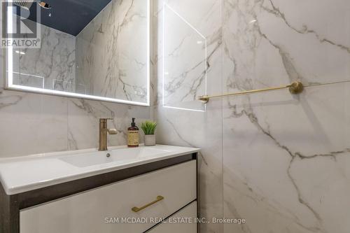 2284 Glastonbury Road, Burlington, ON - Indoor