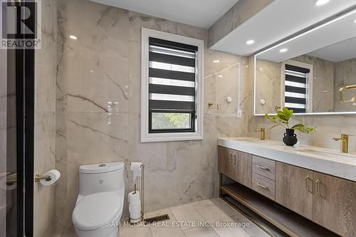 2284 Glastonbury Road, Burlington, ON - Indoor Photo Showing Bathroom