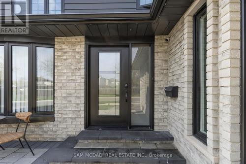 2284 Glastonbury Road, Burlington, ON - Outdoor