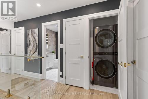 2284 Glastonbury Road, Burlington, ON - Indoor Photo Showing Laundry Room