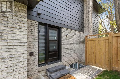 2284 Glastonbury Road, Burlington, ON - Outdoor
