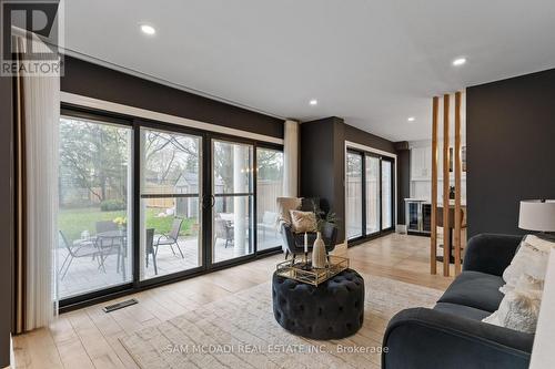 2284 Glastonbury Road, Burlington, ON - Indoor