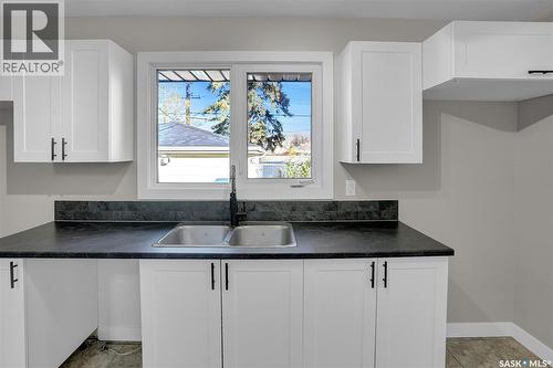 186 Coldwell Road, Regina, SK - Indoor Photo Showing Kitchen With Double Sink