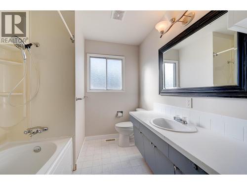 150 Curlew Place, Kamloops, BC - Indoor Photo Showing Bathroom
