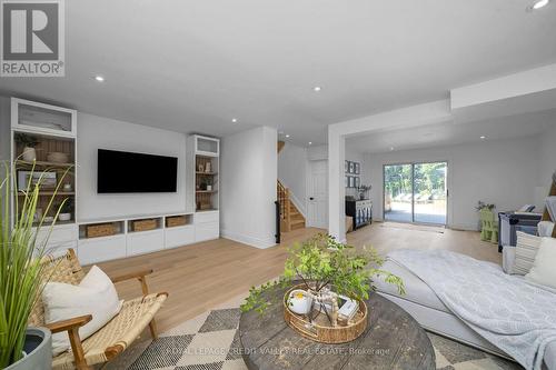 47 Larry Street, Caledon, ON - Indoor Photo Showing Living Room
