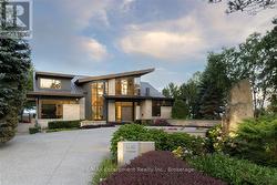 1540 WATERSEDGE ROAD  Mississauga (Clarkson), ON L5J 1A4