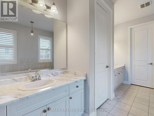 140 Magnolia Crescent, Oakville, ON - Indoor Photo Showing Bathroom