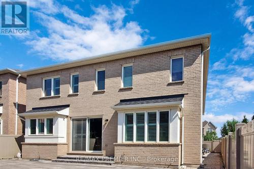 140 Magnolia Crescent, Oakville, ON - Outdoor