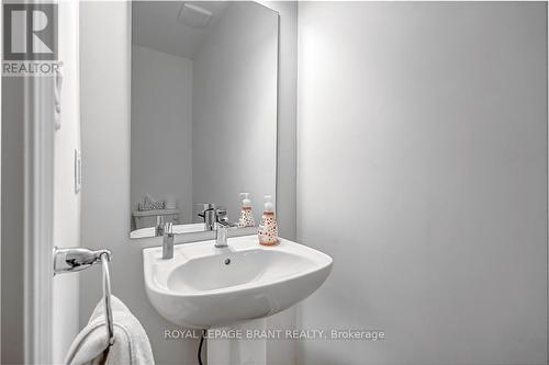 29 Bellhouse Avenue, Brantford, ON - Indoor Photo Showing Bathroom