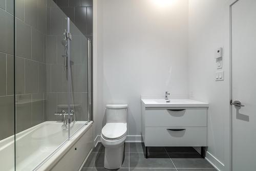 Bathroom - 105-7227 Boul. Newman, Montréal (Lasalle), QC - Indoor Photo Showing Bathroom