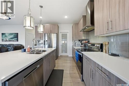 451 Mcfaull Crescent, Saskatoon, SK - Indoor Photo Showing Kitchen With Double Sink With Upgraded Kitchen