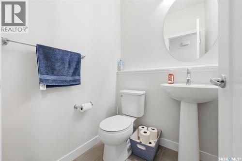 451 Mcfaull Crescent, Saskatoon, SK - Indoor Photo Showing Bathroom