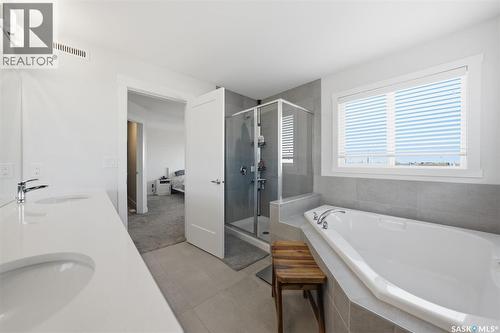 451 Mcfaull Crescent, Saskatoon, SK - Indoor Photo Showing Bathroom