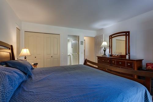 4541 Gordon Drive, Kelowna, BC - Indoor Photo Showing Bedroom