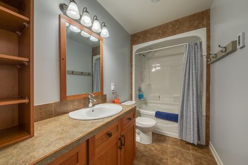 4453 Cedar Bay, Fairmont Hot Springs, BC - Indoor Photo Showing Bathroom