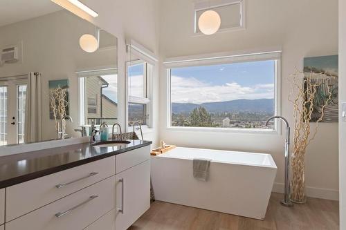 2266 Omineca Place, Kelowna, BC - Indoor