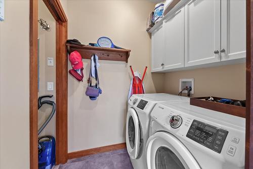 5323 Ptarmigan Street, Kelowna, BC - Indoor Photo Showing Laundry Room