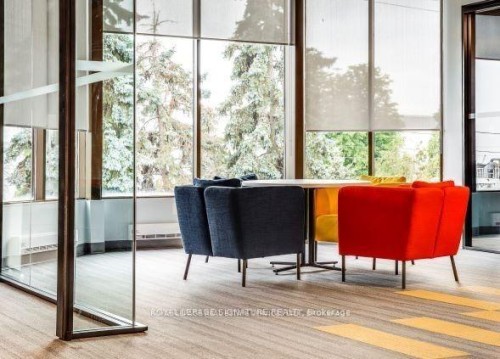 600-2115 South Service Road W, Oakville, ON 