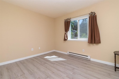 304-4728 Uplands Dr, Nanaimo, BC - Indoor Photo Showing Other Room