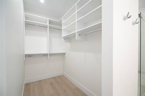 22-1580 Glen Eagle Dr, Campbell River, BC - Indoor With Storage