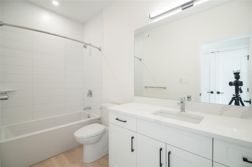 22-1580 Glen Eagle Dr, Campbell River, BC - Indoor Photo Showing Bathroom