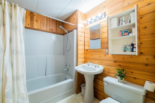 1634 Cedar Rd, Nanaimo, BC 