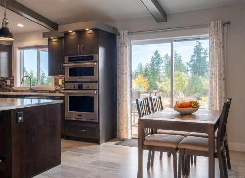 1700 Warn Way, Qualicum Beach, BC 