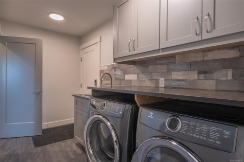 1700 Warn Way, Qualicum Beach, BC 