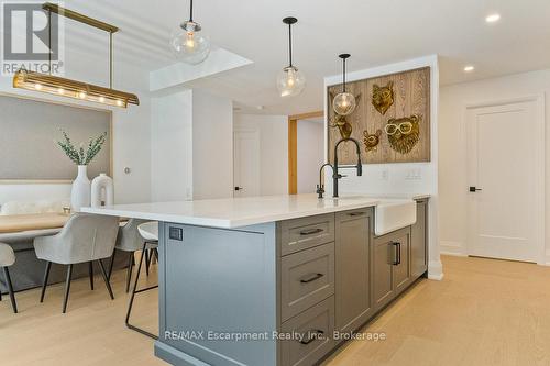 103 - 40 Old Mill Road, Oakville (Qe Queen Elizabeth), ON - Indoor