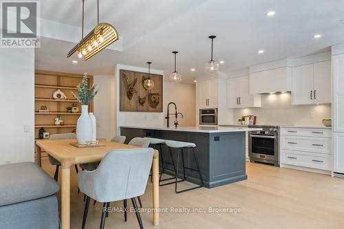 103 - 40 Old Mill Road, Oakville (Qe Queen Elizabeth), ON - Indoor