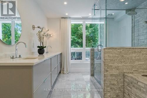 103 - 40 Old Mill Road, Oakville (Qe Queen Elizabeth), ON - Indoor Photo Showing Bathroom