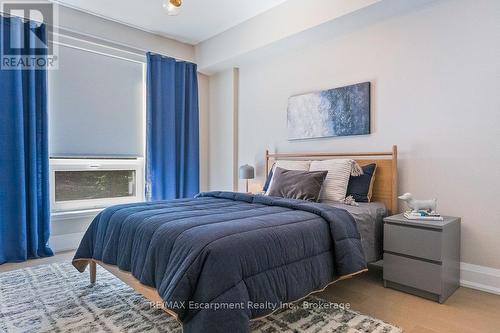 103 - 40 Old Mill Road, Oakville (Qe Queen Elizabeth), ON - Indoor Photo Showing Bedroom