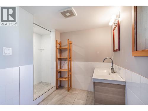 1325 Chimney Valley Road, Williams Lake, BC - Indoor Photo Showing Bathroom