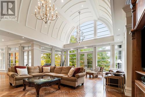 1343 Blythe Road, Mississauga, ON - Indoor Photo Showing Living Room