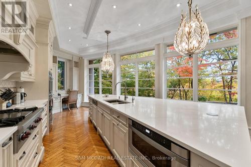 1343 Blythe Road, Mississauga, ON - Indoor Photo Showing Kitchen With Double Sink With Upgraded Kitchen