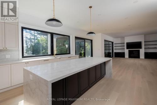 67 Davidson Drive, Vaughan, ON - Indoor Photo Showing Kitchen