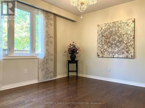 50 Bedford Park Avenue, Richmond Hill, ON - Indoor Photo Showing Other Room