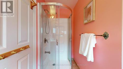 50 Bedford Park Avenue, Richmond Hill, ON - Indoor Photo Showing Bathroom