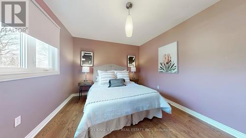 50 Bedford Park Avenue, Richmond Hill, ON - Indoor Photo Showing Bedroom