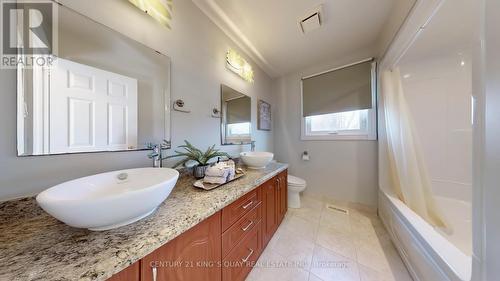 50 Bedford Park Avenue, Richmond Hill, ON - Indoor Photo Showing Bathroom