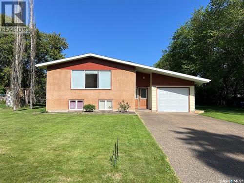 514 2nd STREET E  Meadow Lake, SK S9X 1G6