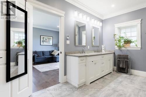 5583 3Rd Line Road, Erin, ON - Indoor Photo Showing Bathroom