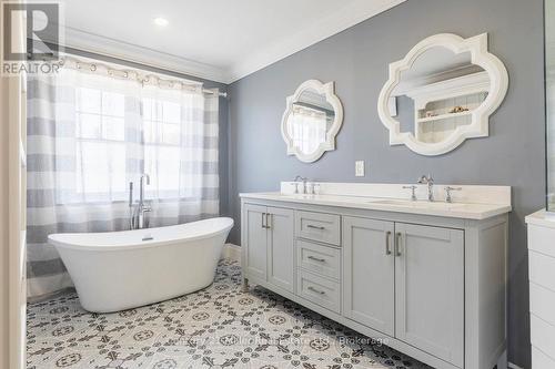 5583 3Rd Line Road, Erin, ON - Indoor Photo Showing Bathroom