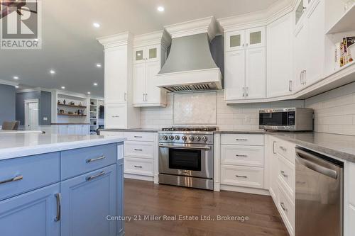 5583 3Rd Line Road, Erin, ON - Indoor Photo Showing Kitchen With Upgraded Kitchen