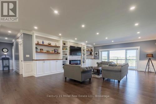 5583 3Rd Line Road, Erin, ON - Indoor Photo Showing Living Room