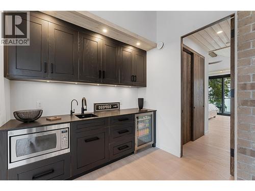 2641 Casa Loma Road, West Kelowna, BC - Indoor Photo Showing Kitchen