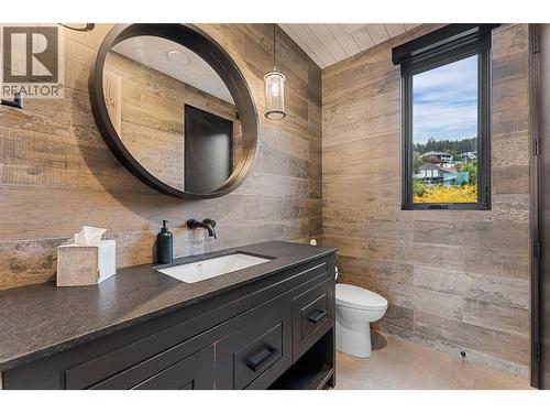 2641 Casa Loma Road, West Kelowna, BC - Indoor Photo Showing Bathroom