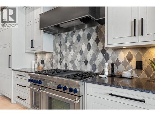 2641 Casa Loma Road, West Kelowna, BC - Indoor Photo Showing Kitchen With Upgraded Kitchen