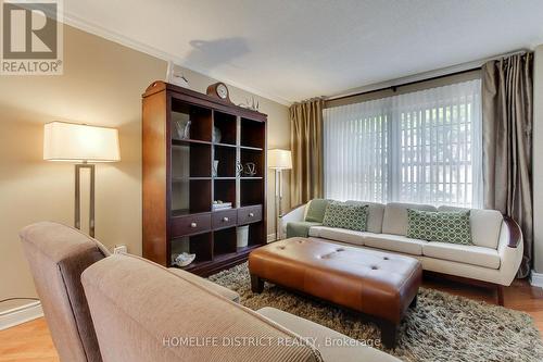 43 Daniels Crescent, Ajax, ON - Indoor Photo Showing Living Room