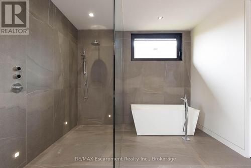 144 Sparling Court, Oakville (Sw Southwest), ON - Indoor Photo Showing Bathroom